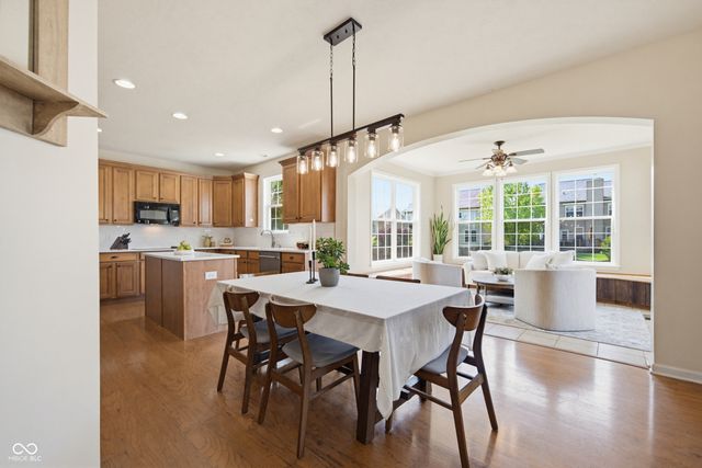 6103 Golden Eagle Drive, Zionsville, IN 46077
