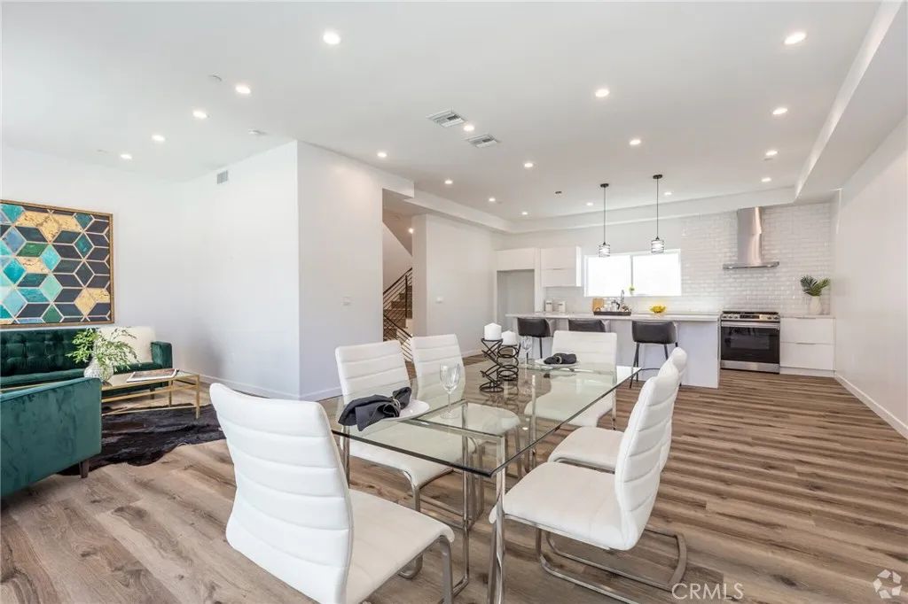 5655 Hazeltine Avenue 2, Sherman Oaks, CA 91401