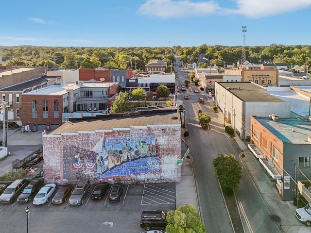 1118C W First Street, Dickson, TN 37055