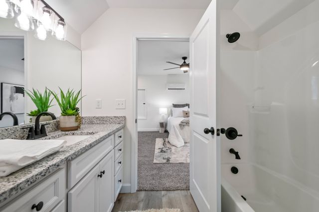 1118C W First Street, Dickson, TN 37055