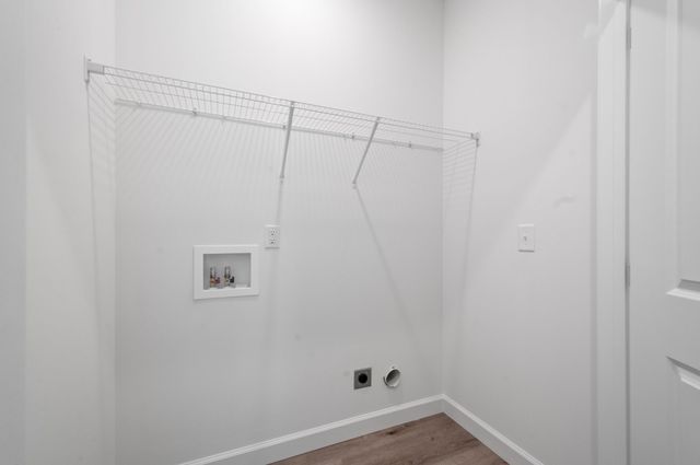 1118C W First Street, Dickson, TN 37055