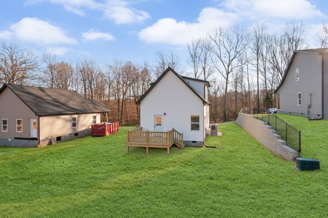 1118C W First Street, Dickson, TN 37055