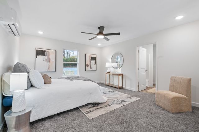 1118C W First Street, Dickson, TN 37055