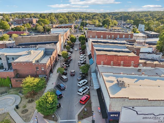 1118C W First Street, Dickson, TN 37055