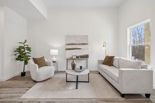 1118C W First Street, Dickson, TN 37055