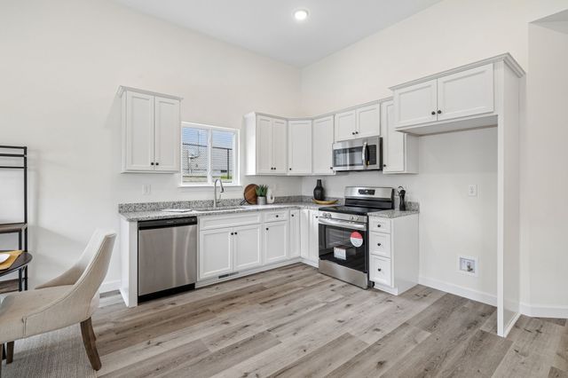 1118C W First Street, Dickson, TN 37055