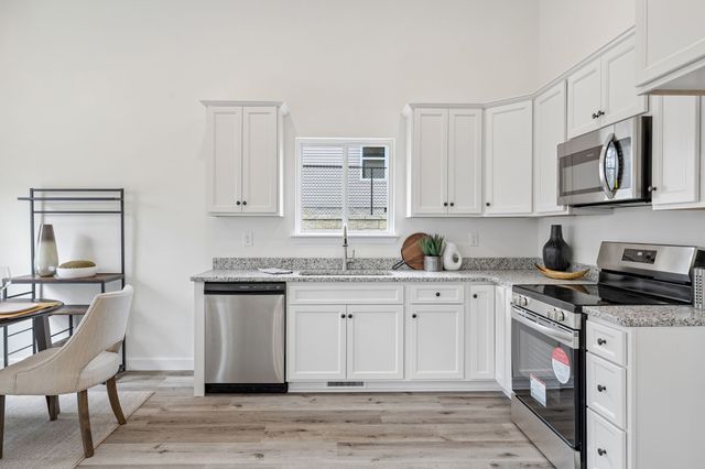 1118C W First Street, Dickson, TN 37055