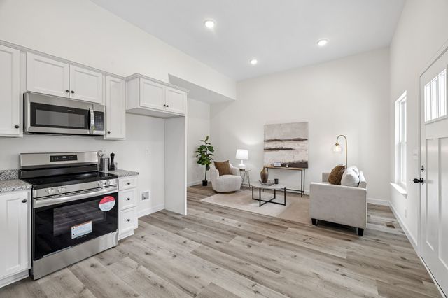 1118C W First Street, Dickson, TN 37055