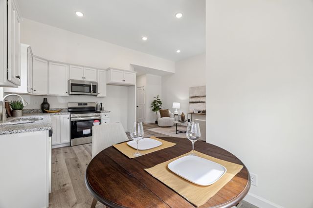 1118C W First Street, Dickson, TN 37055