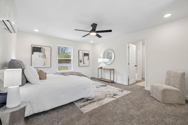 1118C W First Street, Dickson, TN 37055