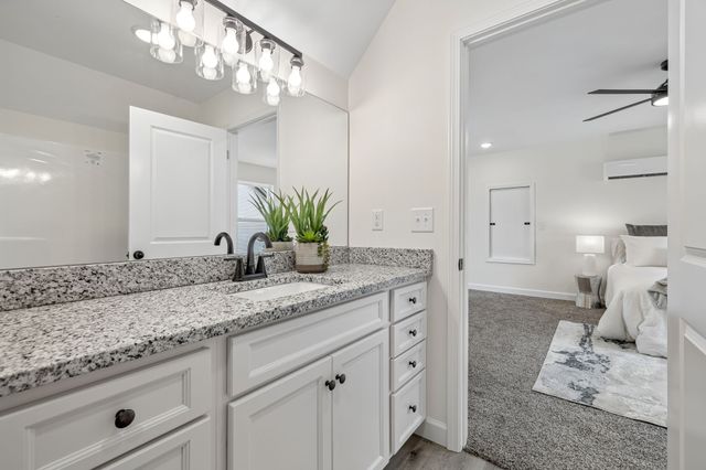 1118C W First Street, Dickson, TN 37055