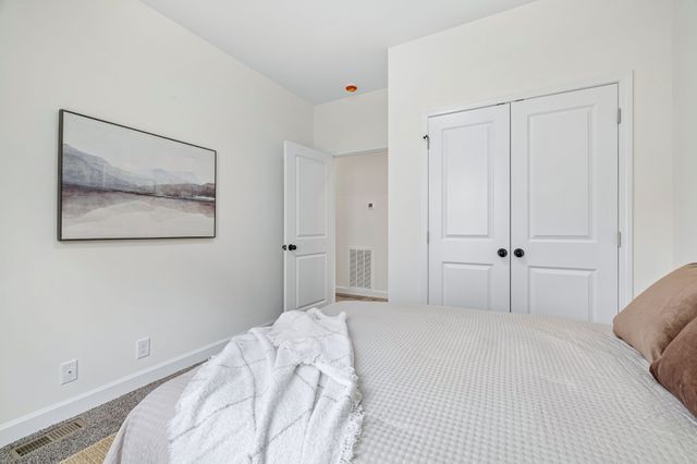 1118C W First Street, Dickson, TN 37055