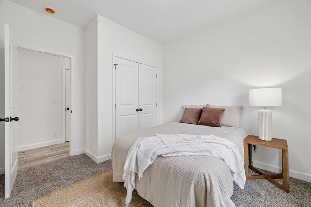 1118C W First Street, Dickson, TN 37055