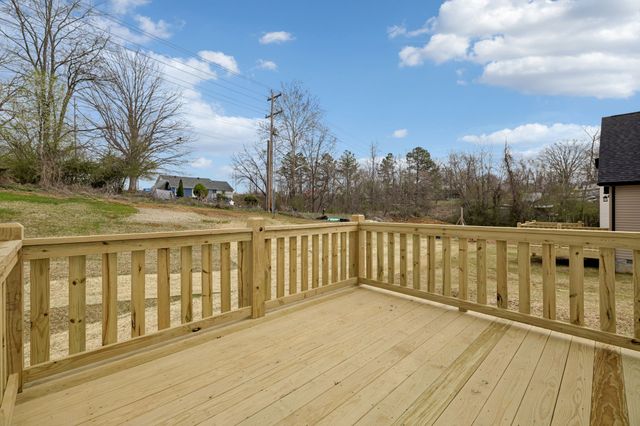 1118C W First Street, Dickson, TN 37055