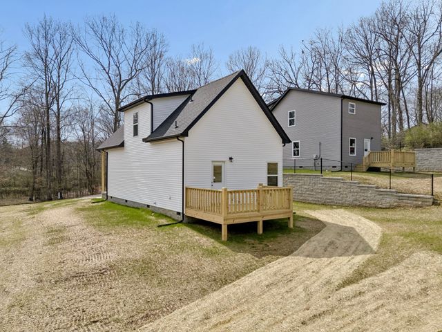 1118C W First Street, Dickson, TN 37055