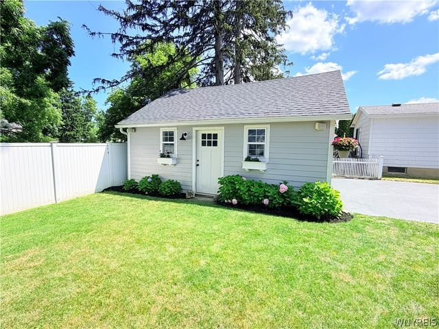 3794 Westview Avenue, Hamburg, NY 14075