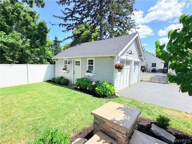 3794 Westview Avenue, Hamburg, NY 14075