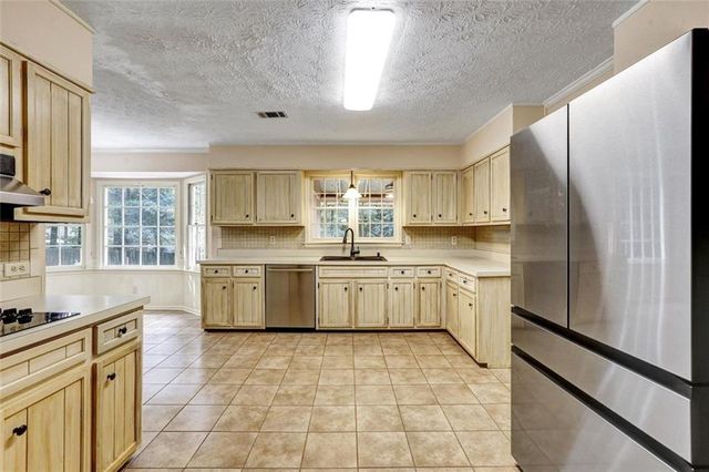 5774 Vantage Court, Stone Mountain, GA 30087