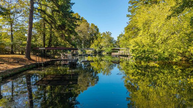 104 buccaneer Street, Hot Springs, AR 71913