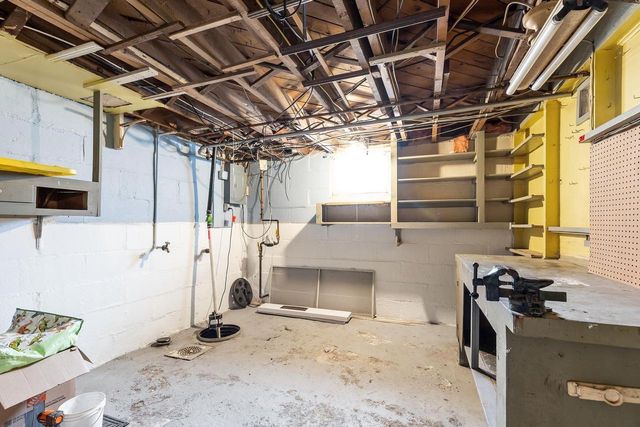 303 N OUTAGAMIE STREET, Appleton, WI 54914