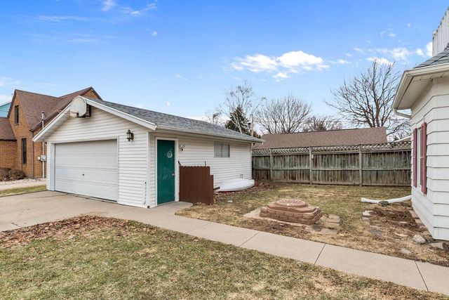 303 N OUTAGAMIE STREET, Appleton, WI 54914
