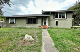 121 Georgia Pl, Portland, TX 78374