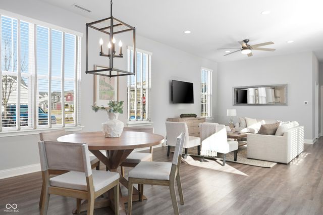 7077 Antiquity Drive, Carmel, IN 46033