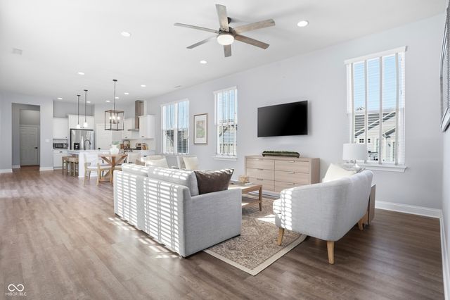 7077 Antiquity Drive, Carmel, IN 46033