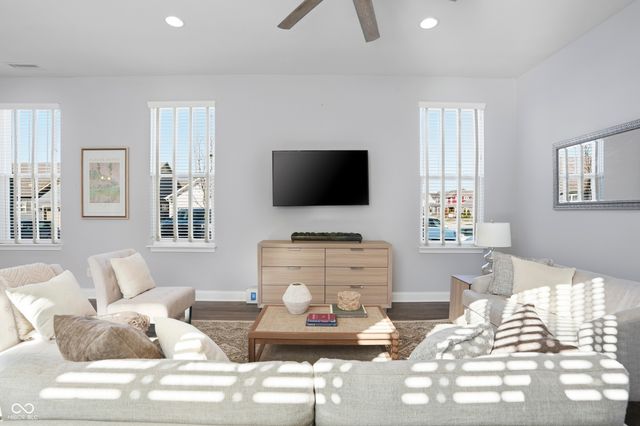 7077 Antiquity Drive, Carmel, IN 46033