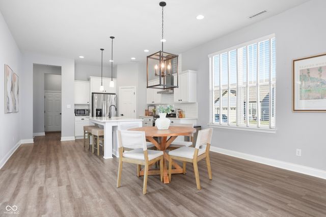 7077 Antiquity Drive, Carmel, IN 46033