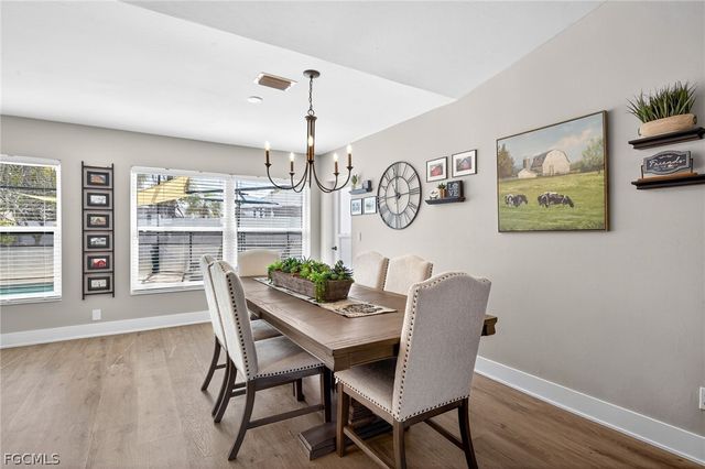 3405 SE 10th PL, Cape Coral, FL 33904