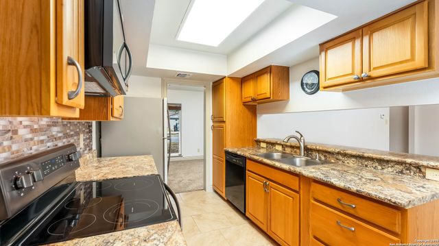 6815 Mickey Mantle, San Antonio, TX 78240