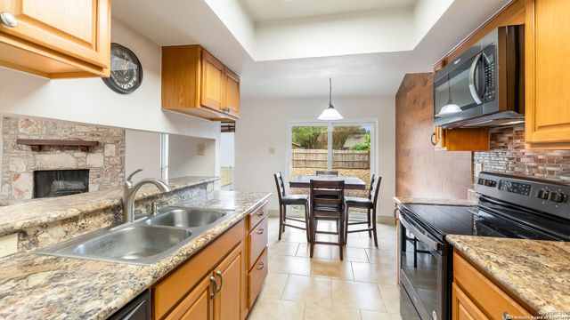 6815 Mickey Mantle, San Antonio, TX 78240