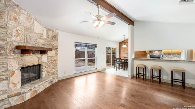 6815 Mickey Mantle, San Antonio, TX 78240