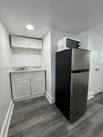 25 SW 10th Street 11, Dania Beach, FL 33004