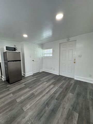 25 SW 10th Street 11, Dania Beach, FL 33004