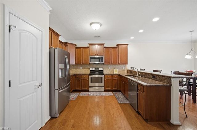 708 Tiffany Green CT, Chesapeake, VA 23320