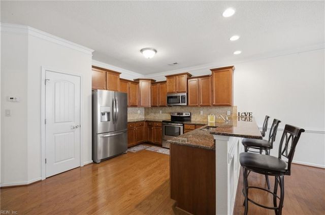 708 Tiffany Green CT, Chesapeake, VA 23320