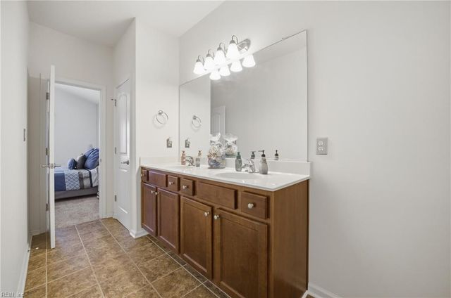 708 Tiffany Green CT, Chesapeake, VA 23320