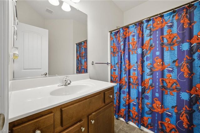 708 Tiffany Green CT, Chesapeake, VA 23320