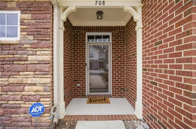708 Tiffany Green CT, Chesapeake, VA 23320