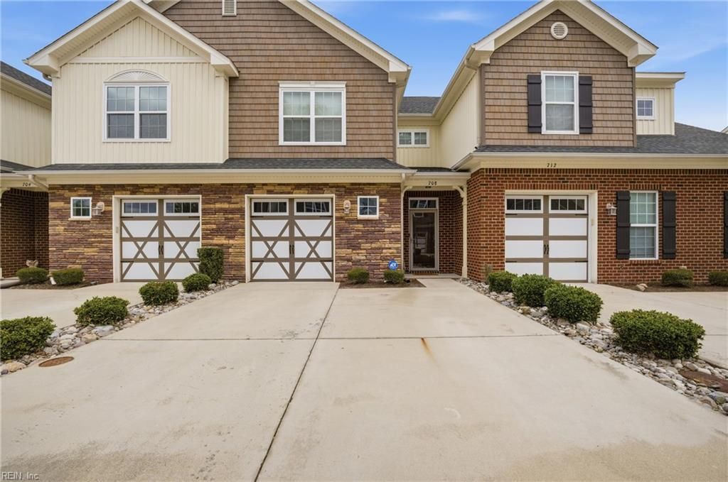 708 Tiffany Green CT, Chesapeake, VA 23320