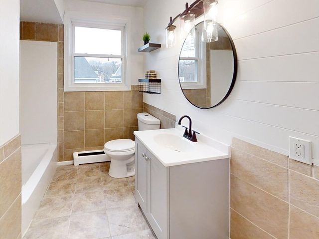 44-46 Willard St 44, Lowell, MA 01850