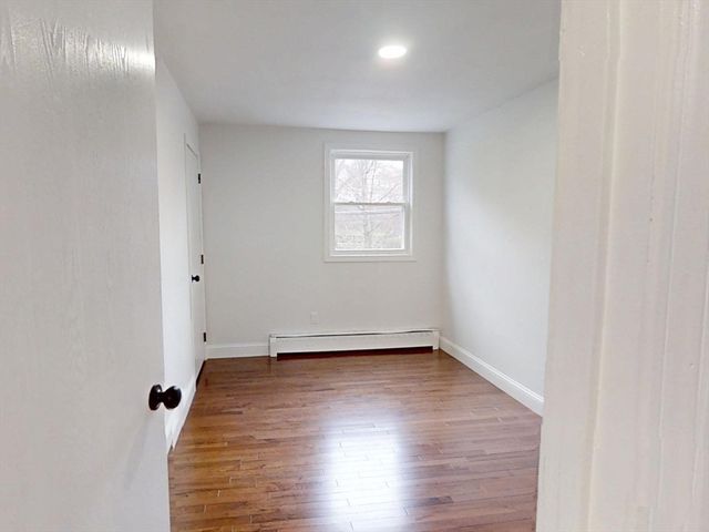 44-46 Willard St 44, Lowell, MA 01850