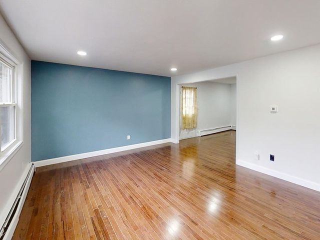 44-46 Willard St 44, Lowell, MA 01850