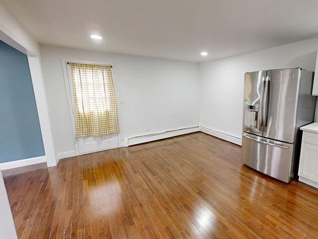 44-46 Willard St 44, Lowell, MA 01850
