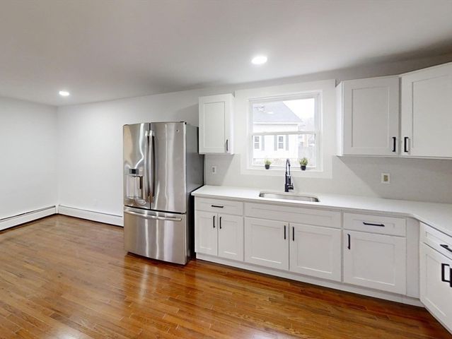 44-46 Willard St 44, Lowell, MA 01850