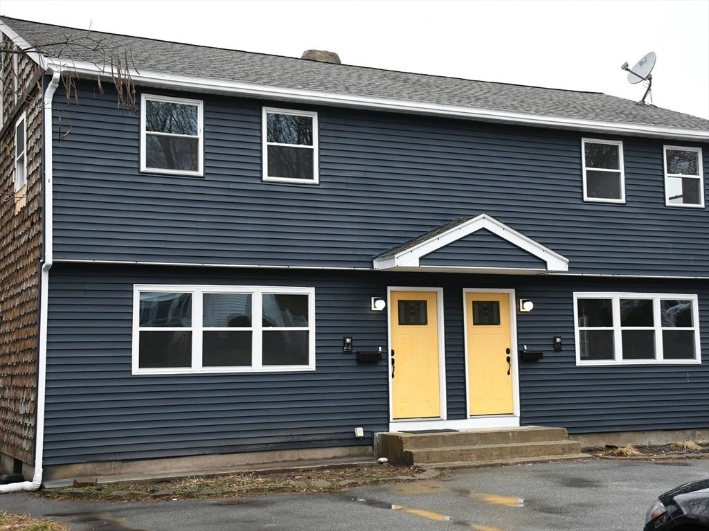 44-46 Willard St 44, Lowell, MA 01850
