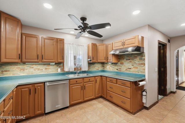 245 S Stallion Ranch Road, Benson, AZ 85602