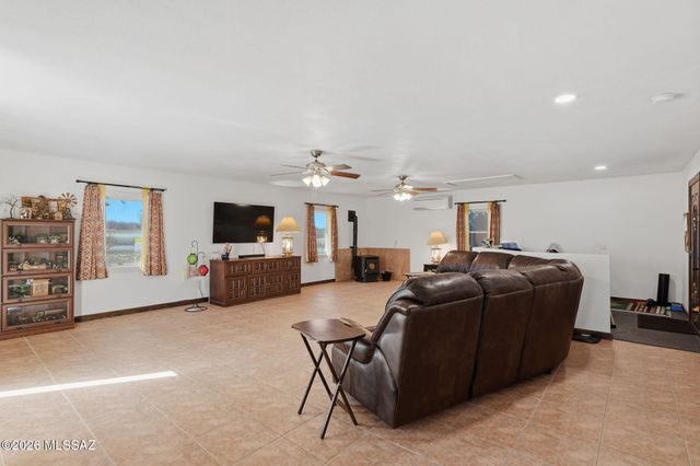245 S Stallion Ranch Road, Benson, AZ 85602
